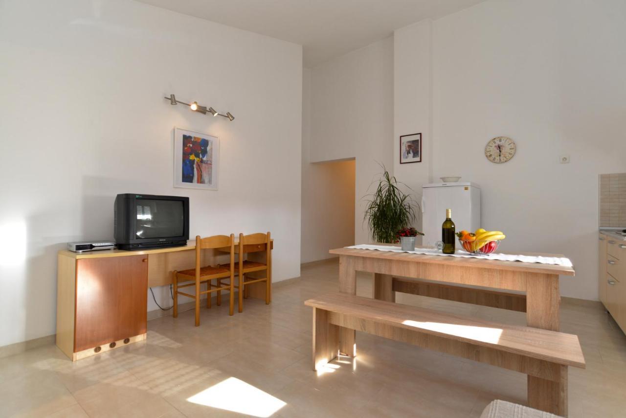 Apartments Bernarda 1773 Баньоле Екстер'єр фото